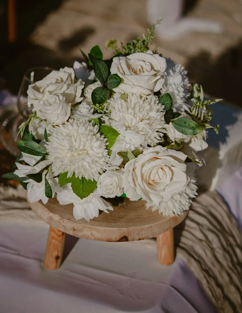 Décor de demande en mariage sur une plage de l'Ouest de La Réunion